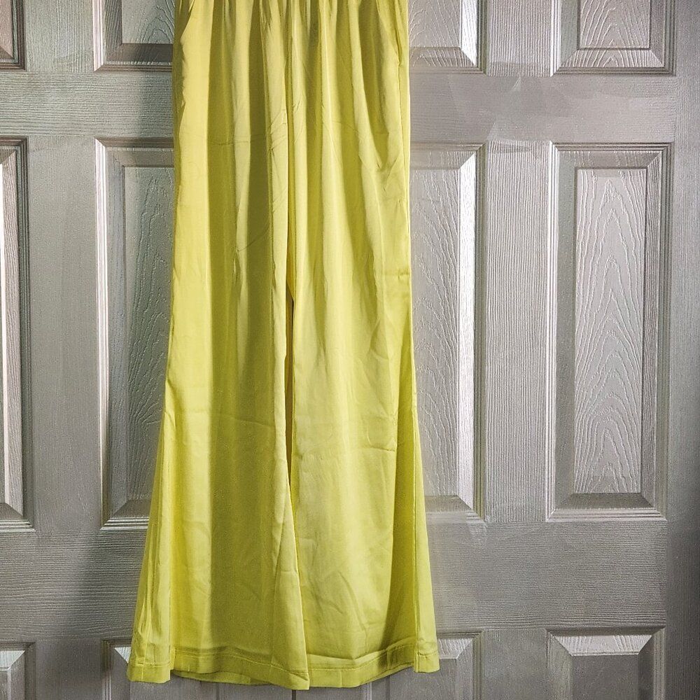 NWT Akira Wide Leg Neon Yellow Gold Silky Pants Size Medium - Picture 7 of 8